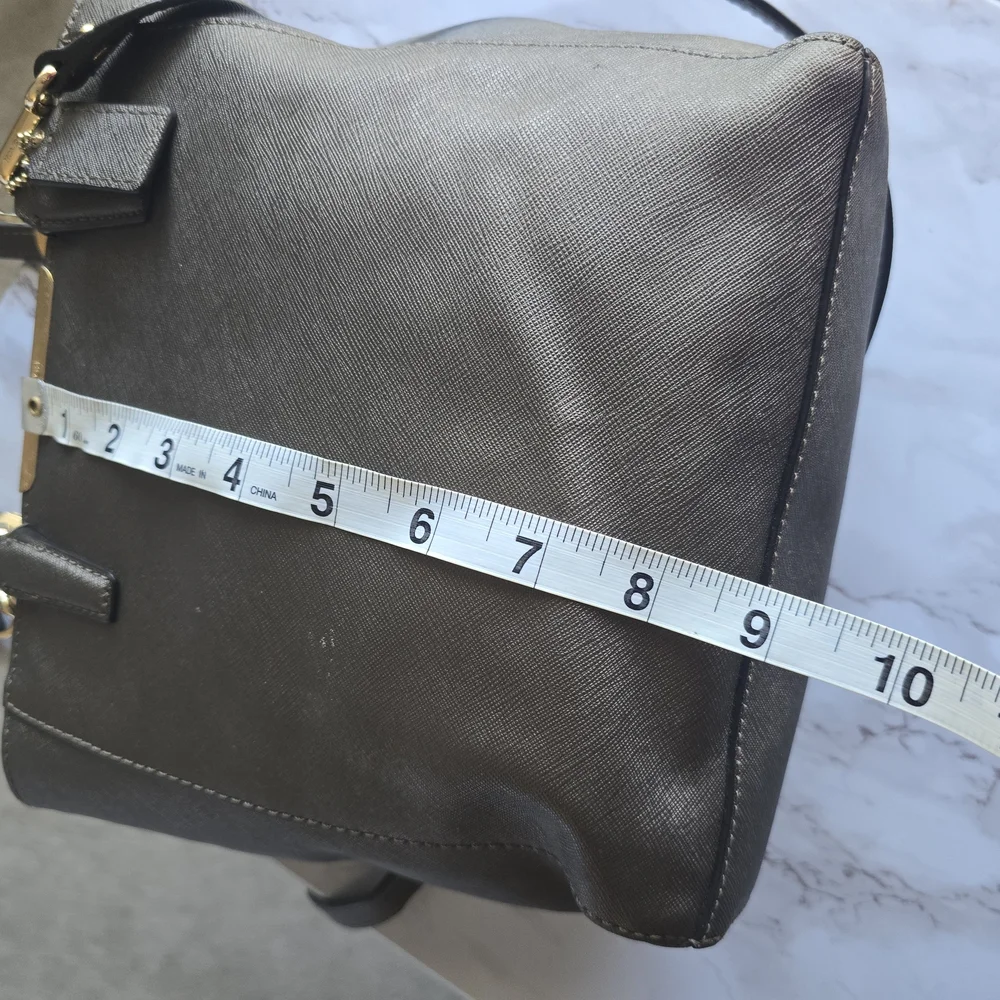 Coach Madison Saffiano East/West Bond Tote. 20001 - Picture 9 of 10